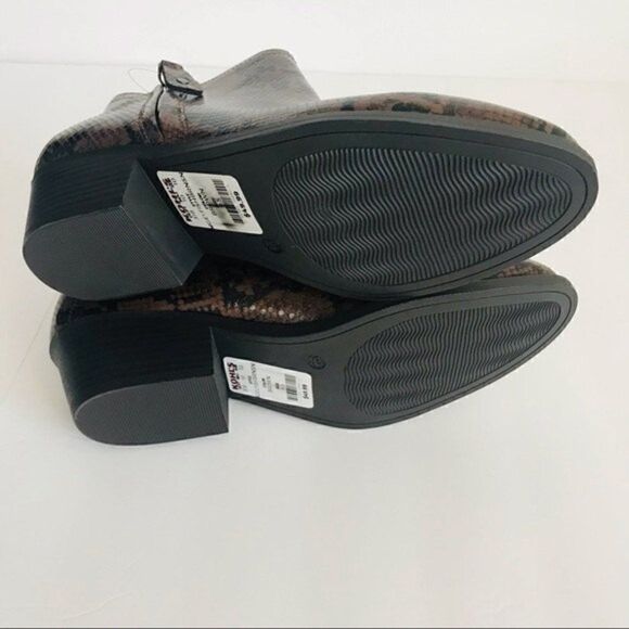 New! Faux Leather Brown Snake Print Block Heel Ankle Boots Booties - Picture 9 of 9